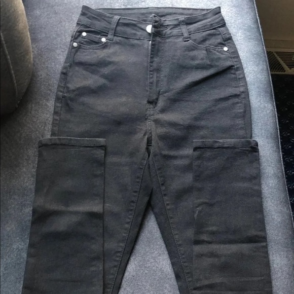 Fashion Nova Jeans - Picture 2 of 5